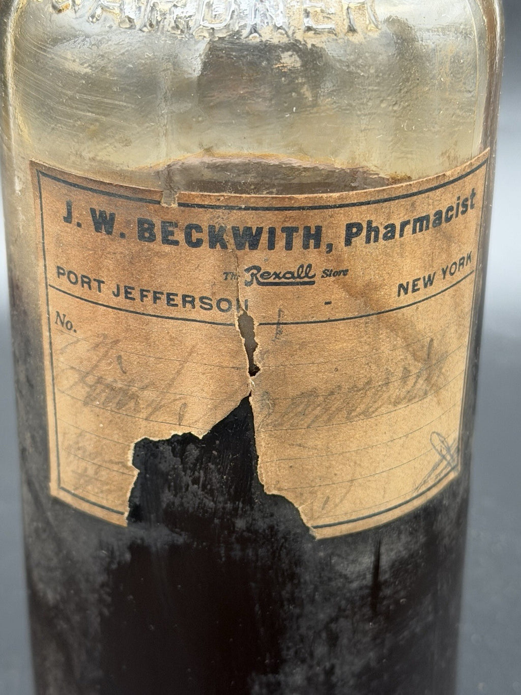 Antique R.W. Gardner New York Apothecary Bottle J.W. Beckwith Pharmacist Medical