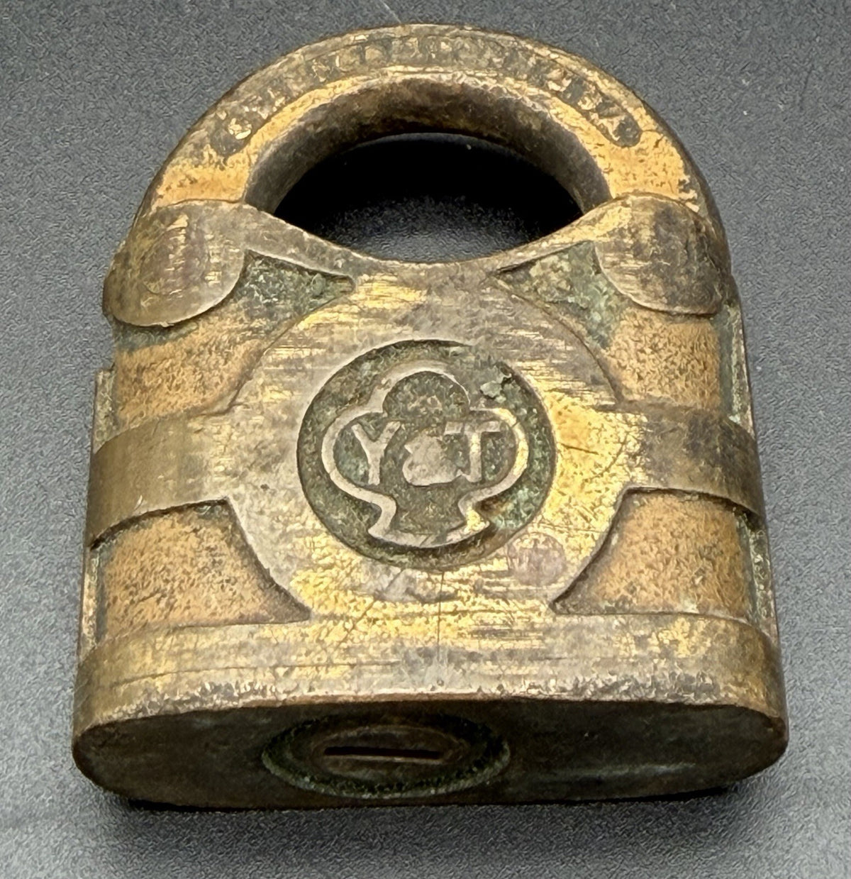 Vintage Antique Brass Yale and Towne Mfg Co Padlock Stamford Conn USA Y&T Hardware