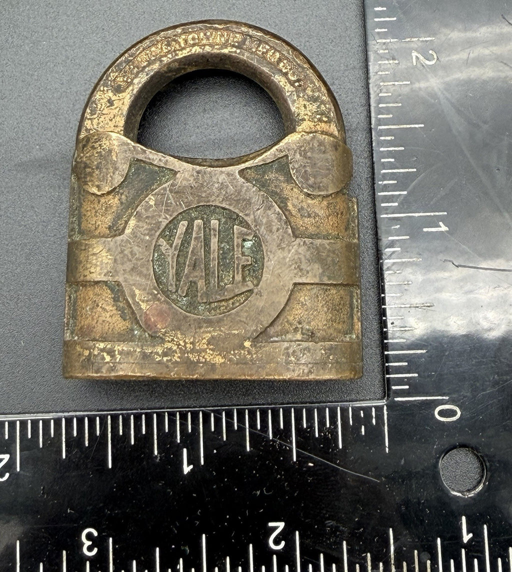 Vintage Antique Brass Yale and Towne Mfg Co Padlock Stamford Conn USA Y&T Hardware