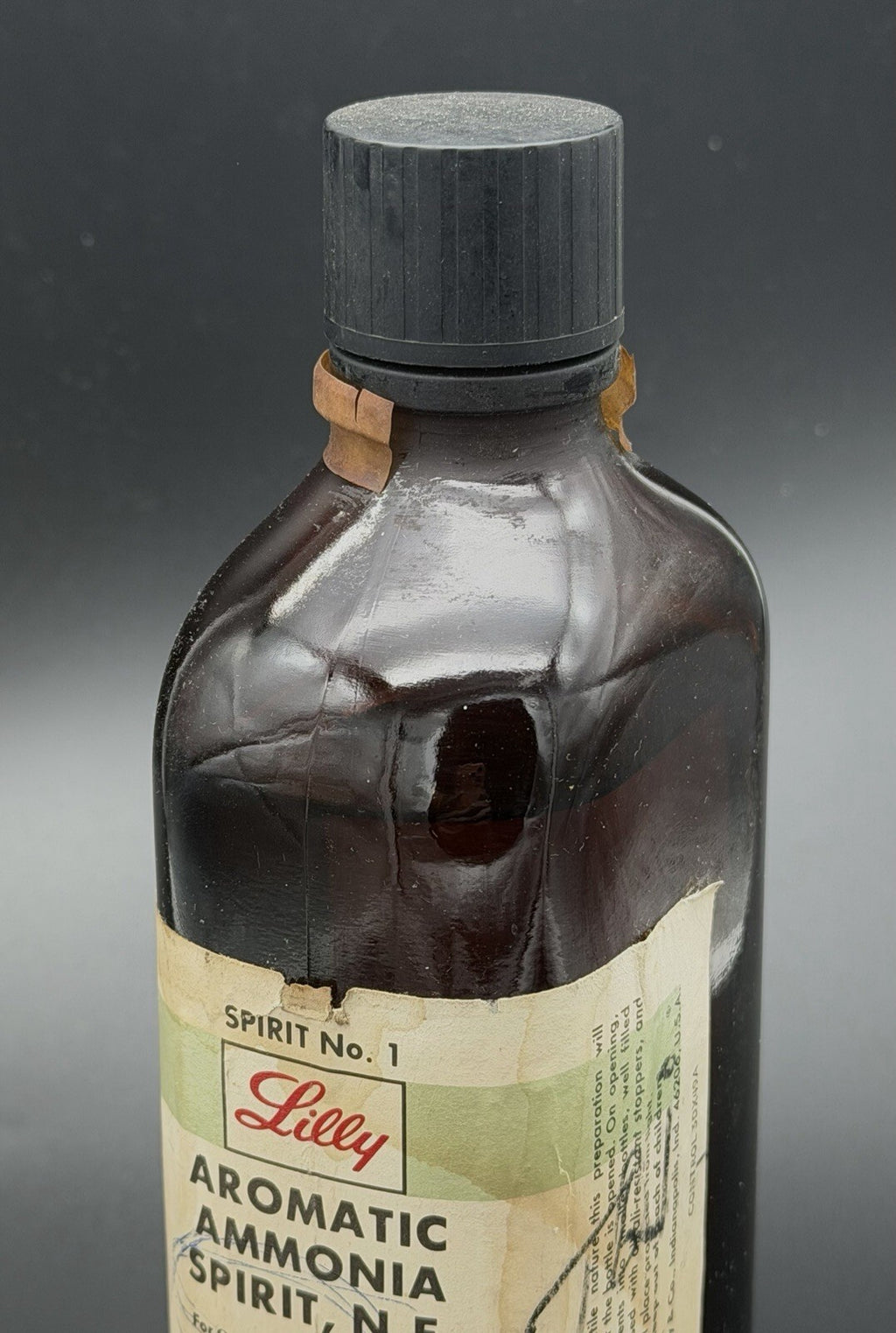 Vintage Eli Lilly Aromatic Ammonia Spirit N.F. 16 Fl. Oz. Amber Glass Bottle