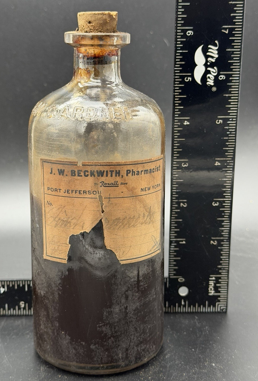 Antique R.W. Gardner New York Apothecary Bottle J.W. Beckwith Pharmacist Medical