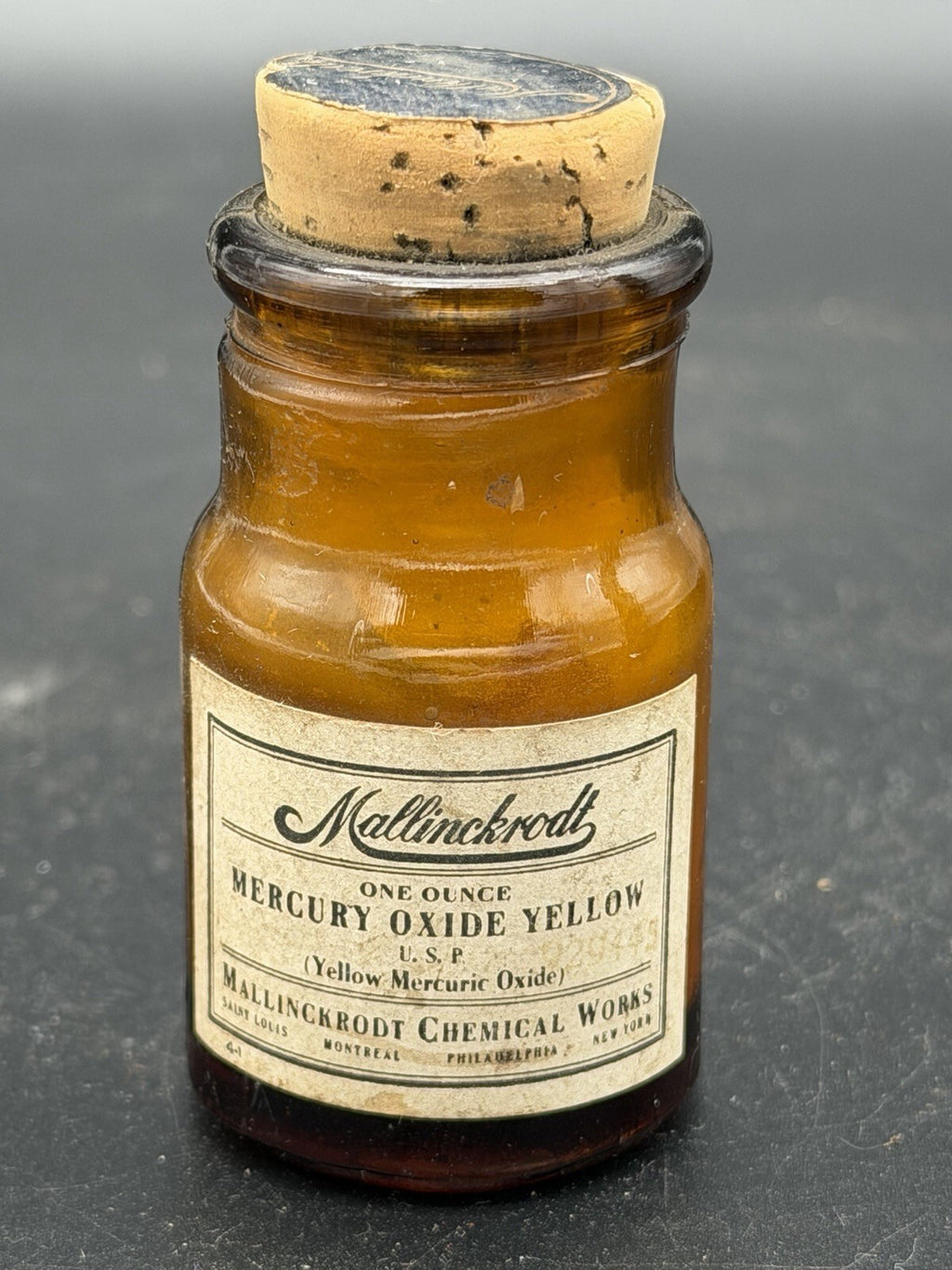 Antique Mallinckrodt Mercury Oxide Yellow 1 Oz Amber Glass Bottle w Contents