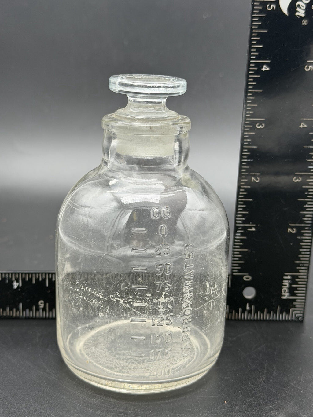Antique Apothecary Graduated Bottle Glass Stopper 200 CC Pharmacy Lab Vtg
