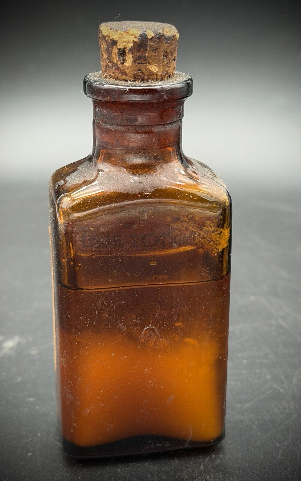 Antique Lucas' Pharmacy Camphorated Oil Amber Glass Bottle Bellport NY Cork