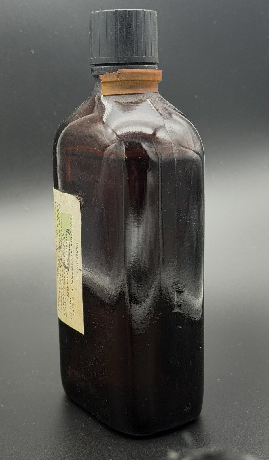 Vintage Eli Lilly Aromatic Ammonia Spirit N.F. 16 Fl. Oz. Amber Glass Bottle