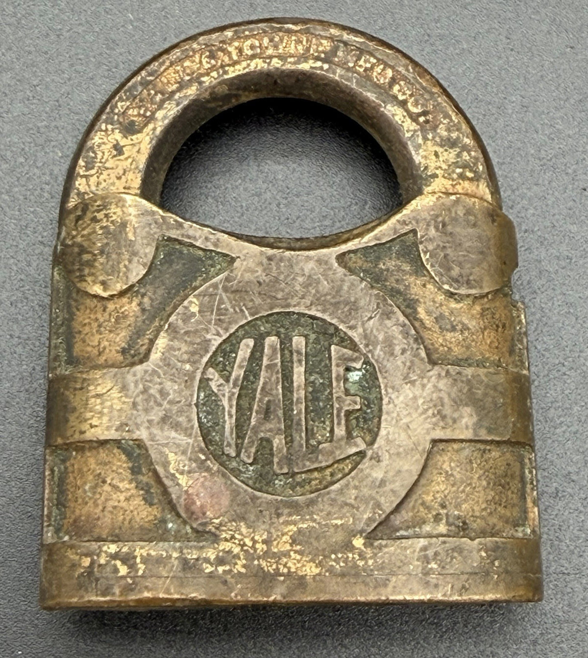 Vintage Antique Brass Yale and Towne Mfg Co Padlock Stamford Conn USA Y&T Hardware