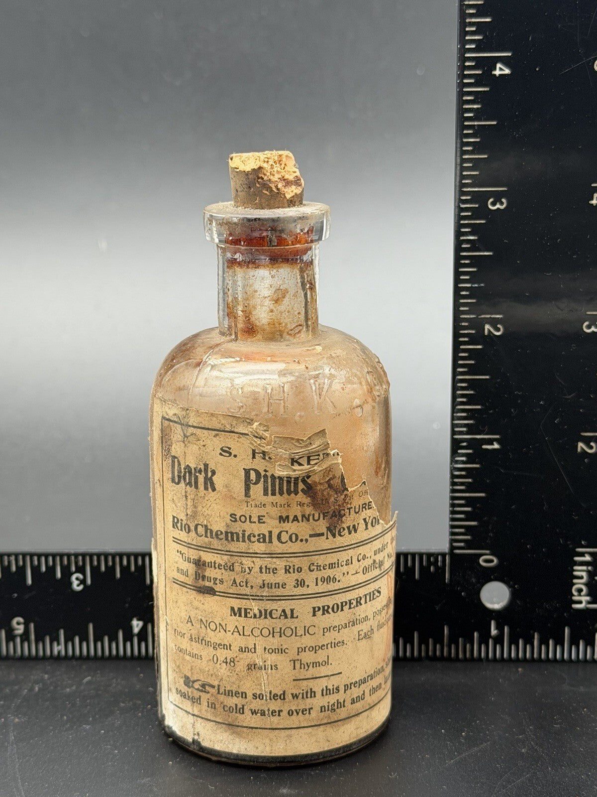 Antique 1900s Dark Pinus Rio Chemical Co New York Quack Medicine Bottle & Label