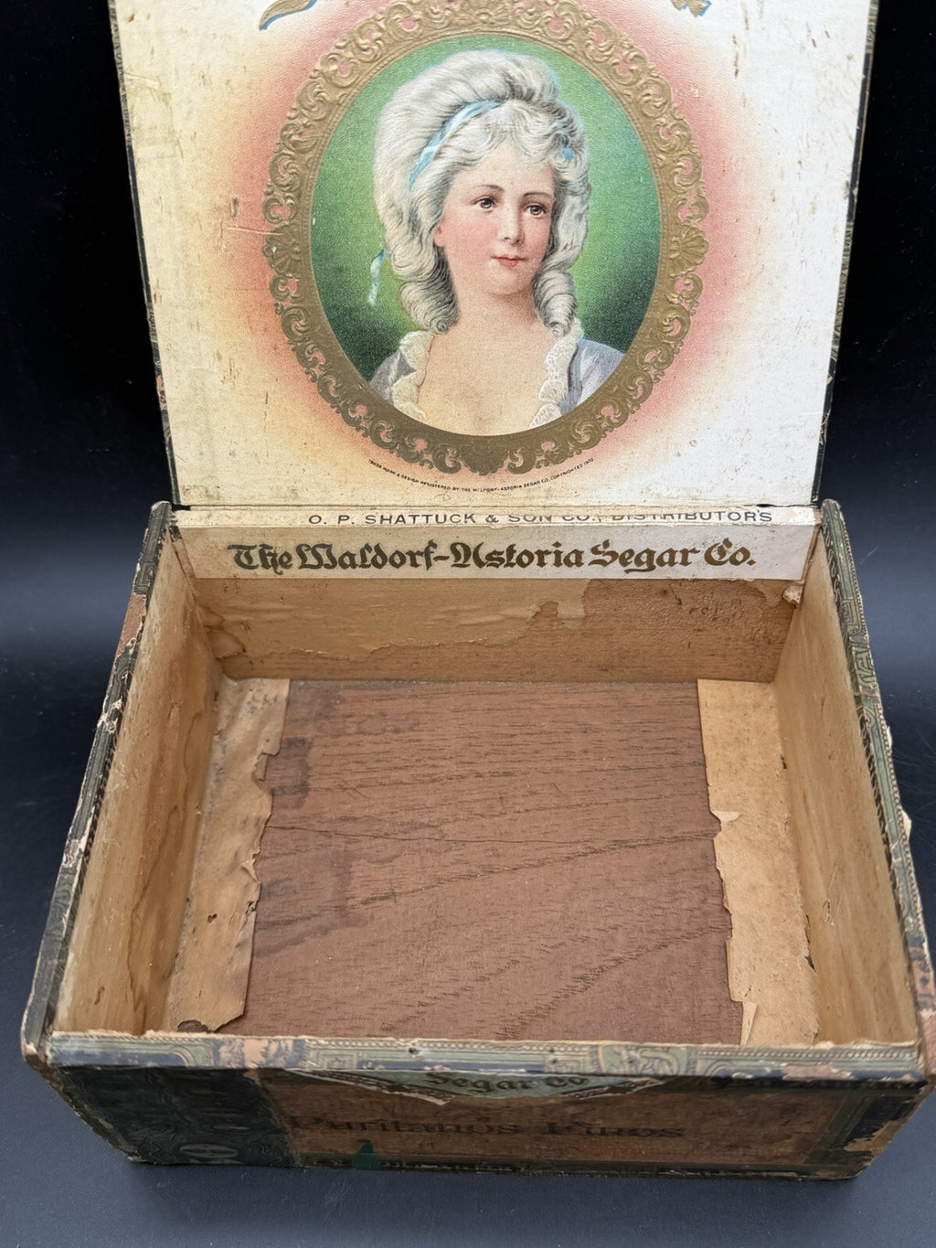 Antique La Magnita Empty Cigar Box Waldorf Astoria Series 1901 Tax Stamp