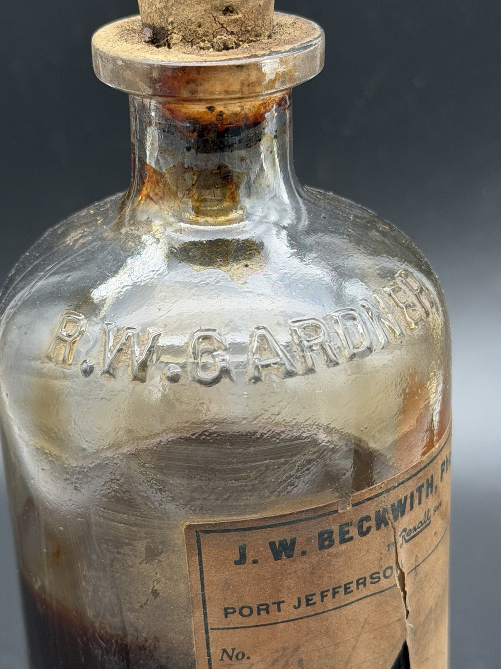 Antique R.W. Gardner New York Apothecary Bottle J.W. Beckwith Pharmacist Medical